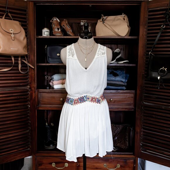 Free People White Boho Embroidered Mini Dress | Women’s Small - Picture 1 of 3